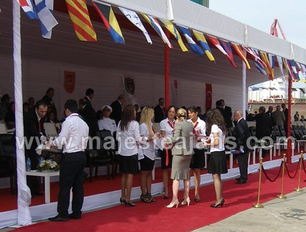 Fuar Hostesi Olmak için Gereken Şartlar
