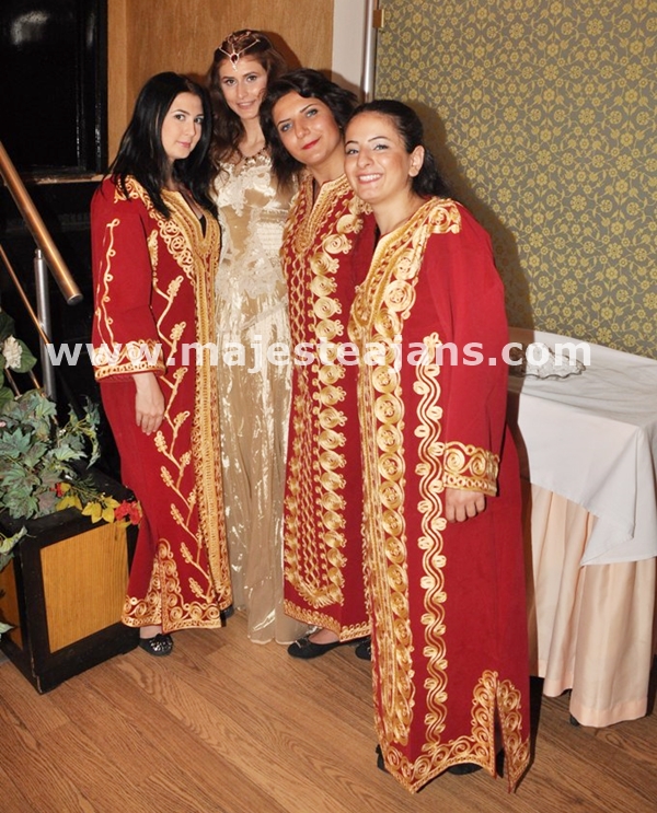 kina-gecesi-hostes
